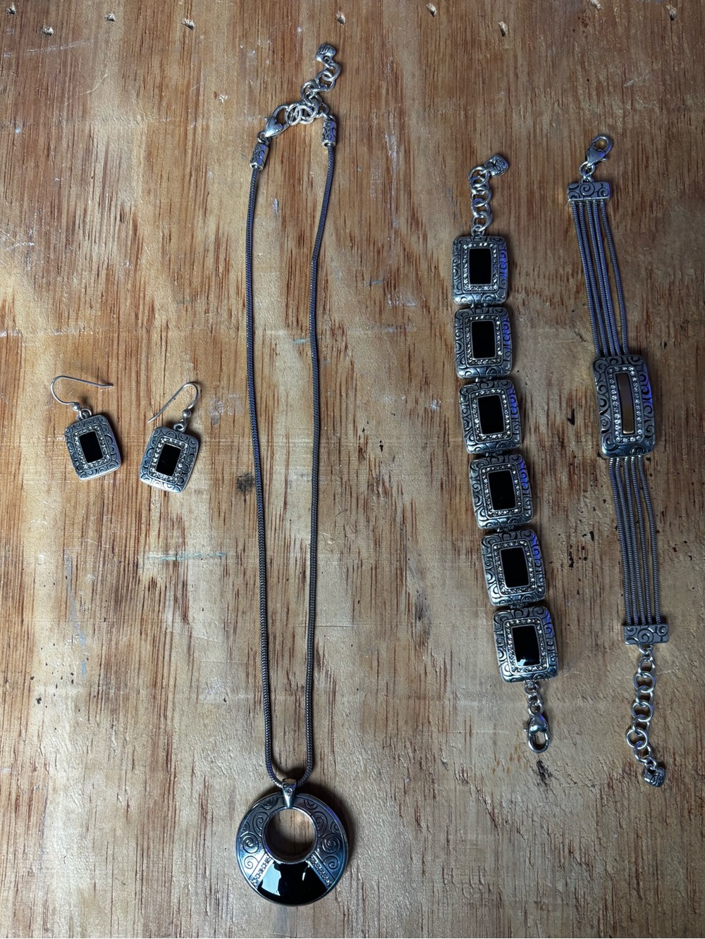 Brighton Black & Gold Jewelry Lot – 4 Pieces